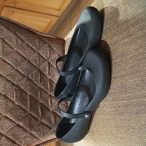 alice crocs size 5